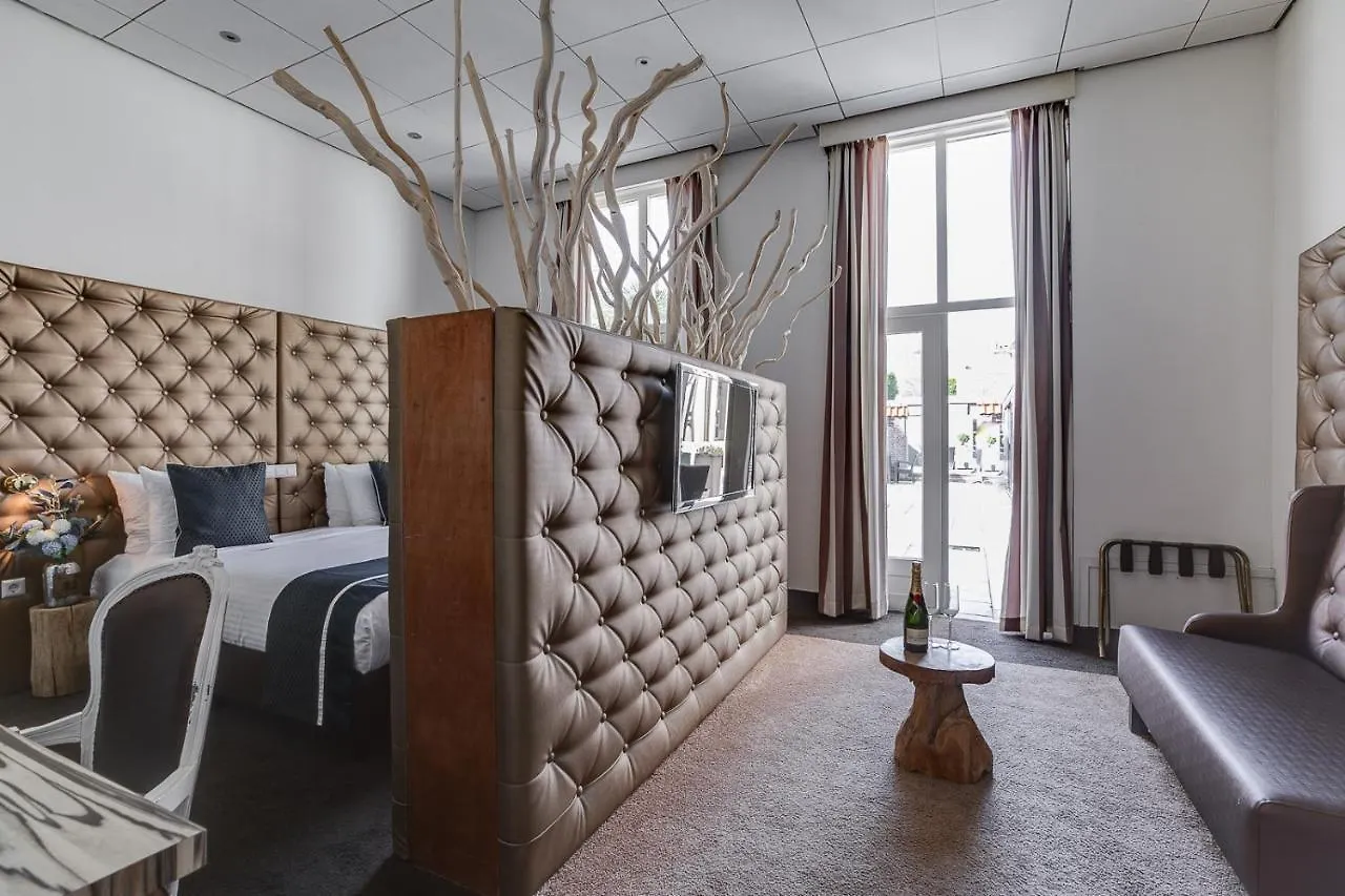 Hotel Royal Bridges Delft 4*,